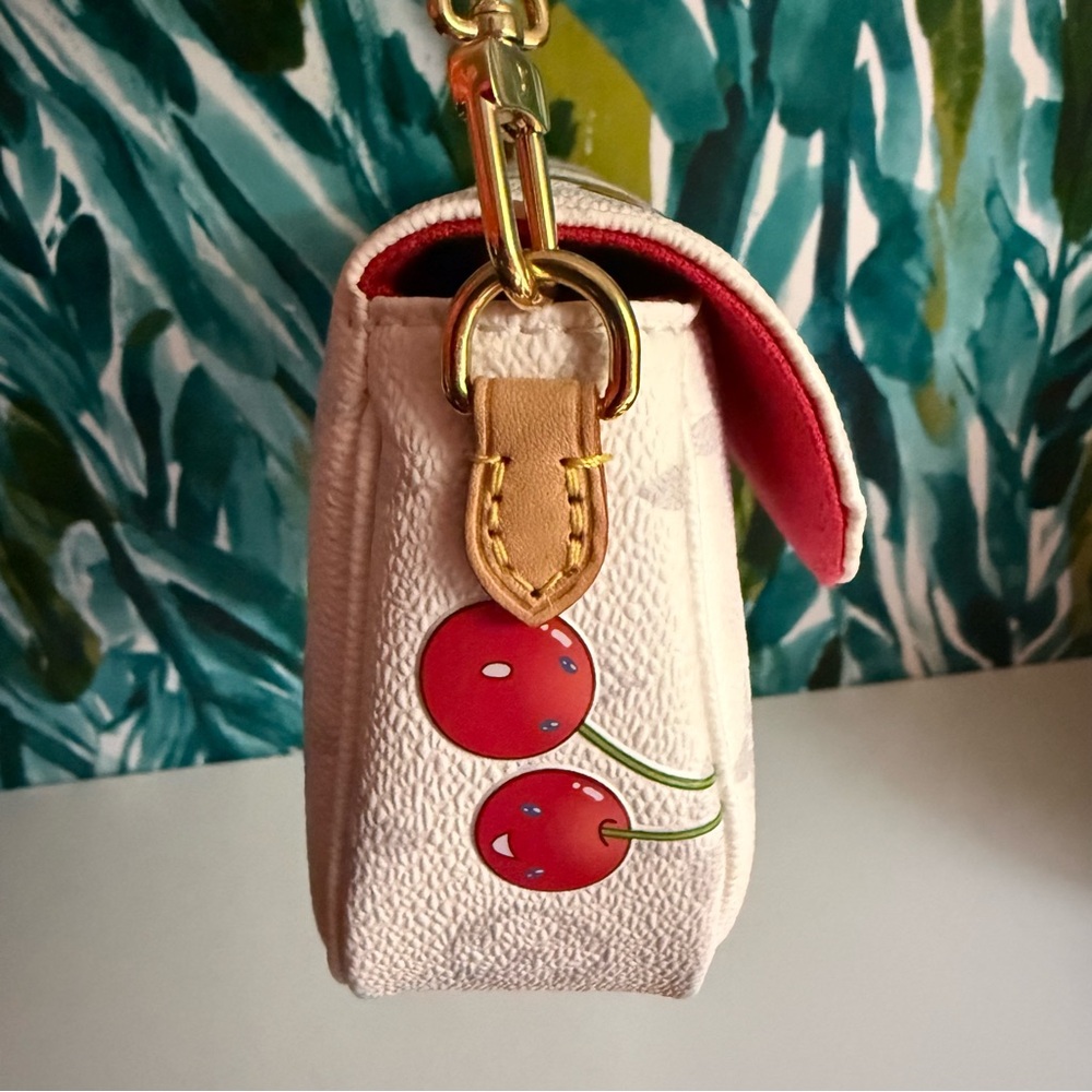 Brand New Louis Vuitton x Takashi Murakami Cerise Ivy Shoulder and Crossbody Bag - Picture 3 of 12